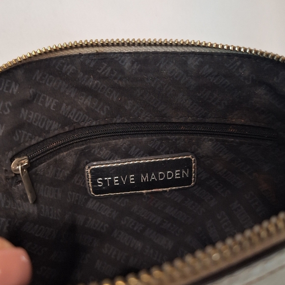 🌺 2/$20. Steve Madden Crossbody Purse - Picture 5 of 6